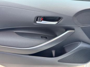 Toyota Corolla 1.8 VVT-h Design CVT Euro 6 (s/s) 5dr