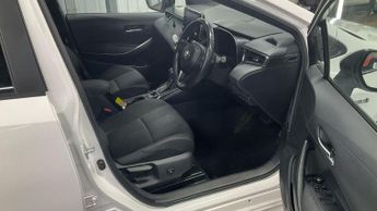 Toyota Corolla 1.8 VVT-h Design CVT Euro 6 (s/s) 5dr