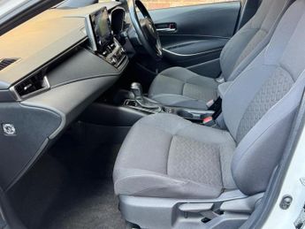 Toyota Corolla 1.8 VVT-h Design CVT Euro 6 (s/s) 5dr
