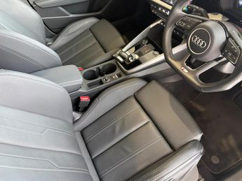 Audi A3 S LINE 40 TFSI E S-A