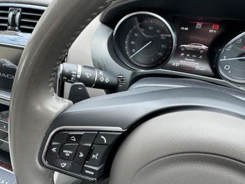 Jaguar XE 2.0 GTDi Portfolio Auto Euro 6 (s/s) 4dr
