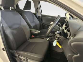 Toyota Yaris 1.5 VVT-h Icon Hatchback 5dr Petrol Hybrid E-CVT Euro 6 (s/s) (1