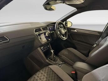 Volkswagen Tiguan 1.4 TSI 13kWh R-Line SUV 5dr Petrol Plug-in Hybrid DSG Euro 6 (s
