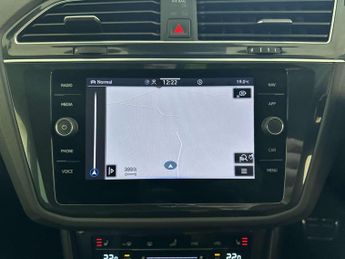Volkswagen Tiguan 1.4 TSI 13kWh R-Line SUV 5dr Petrol Plug-in Hybrid DSG Euro 6 (s