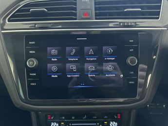 Volkswagen Tiguan 1.4 TSI 13kWh R-Line SUV 5dr Petrol Plug-in Hybrid DSG Euro 6 (s