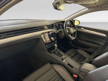Volkswagen Passat 1.4 TSI 13kWh GTE Estate 5dr Petrol Plug-in Hybrid DSG Euro 6 (s