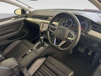 Volkswagen Passat 1.4 TSI 13kWh GTE Estate 5dr Petrol Plug-in Hybrid DSG Euro 6 (s