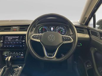Volkswagen Passat 1.4 TSI 13kWh GTE Estate 5dr Petrol Plug-in Hybrid DSG Euro 6 (s