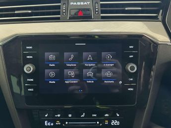 Volkswagen Passat 1.4 TSI 13kWh GTE Estate 5dr Petrol Plug-in Hybrid DSG Euro 6 (s