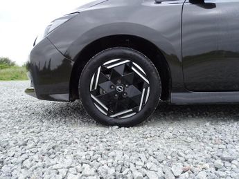 Nissan Leaf 39kWh Acenta Auto 5dr