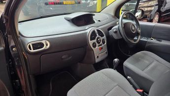 Renault Grand Modus 1.5 dCi Dynamique Quickshift Euro 4 5dr