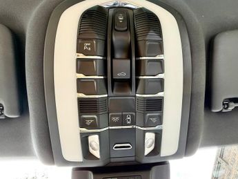Porsche Macan 3.0 V6 S SUV 5dr Petrol PDK 4WD Euro 6 (s/s) (340 ps)