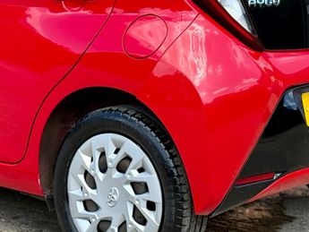 Toyota AYGO 1.0 VVT-i x-play x-shift Euro 6 5dr