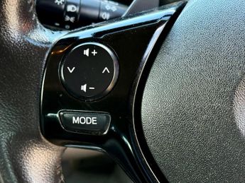 Toyota AYGO 1.0 VVT-i x-play x-shift Euro 6 5dr