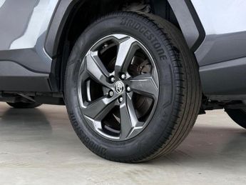 Toyota RAV4 2.5 VVT-h Design CVT 4WD Euro 6 (s/s) 5dr