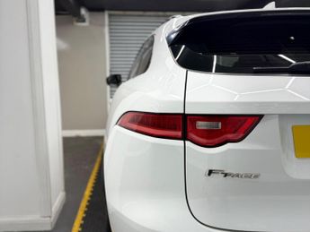 Jaguar F-PACE 2.0 D180 Prestige Auto AWD Euro 6 (s/s) 5dr