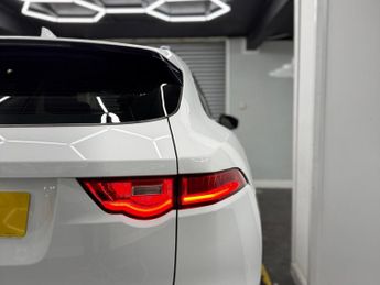 Jaguar F-PACE 2.0 D180 Prestige Auto AWD Euro 6 (s/s) 5dr
