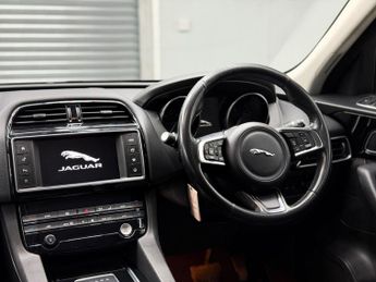 Jaguar F-PACE 2.0 D180 Prestige Auto AWD Euro 6 (s/s) 5dr
