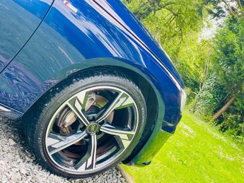 AUDI A4 AVANT 2.0 TFSI 40 Black Edition Estate 5dr Petrol S Tronic Euro 6 (s/s