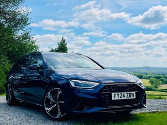AUDI A4 AVANT 2.0 TFSI 40 Black Edition Estate 5dr Petrol S Tronic Euro 6 (s/s