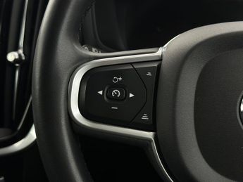 Volvo V60 2.0 B4 MHEV Momentum Auto Euro 6 (s/s) 5dr