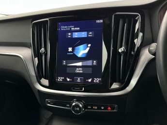 Volvo V60 2.0 B4 MHEV Momentum Auto Euro 6 (s/s) 5dr