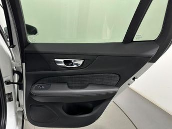 Volvo V60 2.0 B4 MHEV Momentum Auto Euro 6 (s/s) 5dr