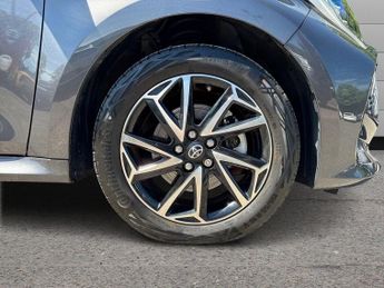 Toyota Yaris 1.5 VVT-h Design Hatchback 5dr Petrol Hybrid E-CVT Euro 6 (s/s) 