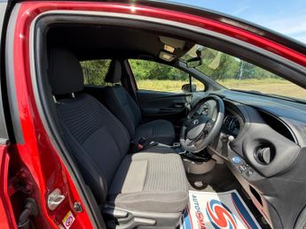 Toyota Yaris 1.5 VVT-h Design E-CVT Euro 6 5dr