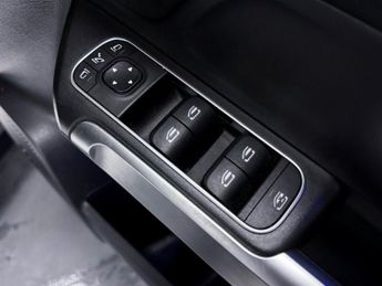 Mercedes-Benz GLB 2.0 GLB220d AMG Line (Premium Plus) SUV 5dr Diesel 8G-DCT 4MATIC