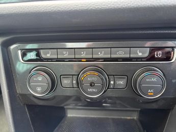 Volkswagen Tiguan 2.0 TDI BlueMotion Tech SEL DSG 4Motion Euro 6 (s/s) 5dr