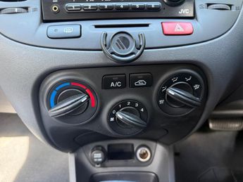 Kia Rio 1.4 Ice 5dr
