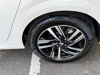 Peugeot 208 1.2 PureTech Allure Premium EAT Euro 6 (s/s) 5dr