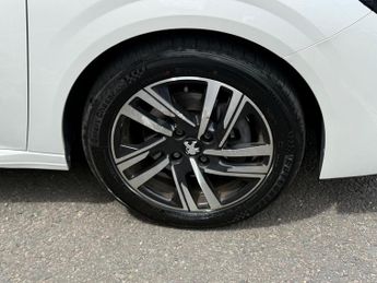 Peugeot 208 1.2 PureTech Allure Premium EAT Euro 6 (s/s) 5dr