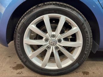 Volkswagen Golf 1.4 TSI BlueMotion Tech ACT GT Hatchback 5dr Petrol DSG Euro 6 (