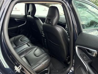 Volvo V40 Cross Country 2.0 D2 Lux Auto Euro 6 (s/s) 5dr