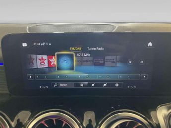 Mercedes-Benz EQB EQB 300 66.5kWh AMG Line SUV 5dr Electric Auto 4MATIC (228 ps)