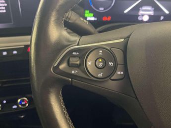 Vauxhall Mokka Electric 50kWh Elite Premium SUV 5dr Electric Auto (136 ps)
