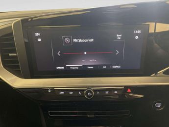 Vauxhall Mokka Electric 50kWh Elite Premium SUV 5dr Electric Auto (136 ps)