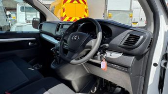 Toyota PROACE Verso 1.5D Shuttle Medium MPV 5dr Diesel Manual MWB Euro 6 (s/s) (9 Se