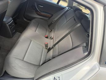 BMW 3 Series 2.0 320i SE Touring Auto Euro 4 5dr