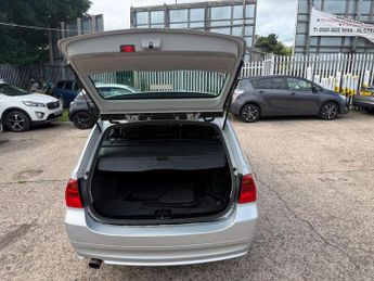 BMW 3 Series 2.0 320i SE Touring Auto Euro 4 5dr
