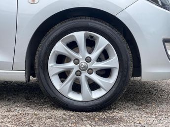 Vauxhall Viva 1.0i SL Euro 6 5dr
