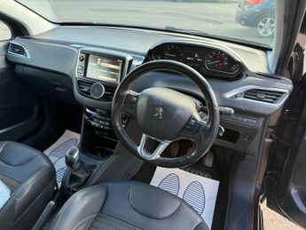 Peugeot 208 1.2 VTi Allure Euro 5 3dr
