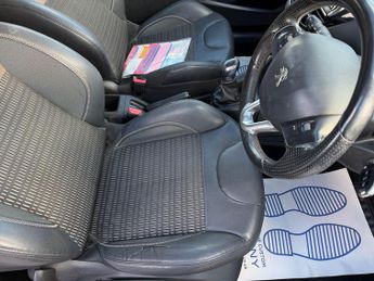 Peugeot 208 1.2 VTi Allure Euro 5 3dr