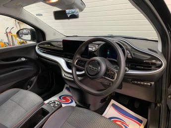 Fiat 500e 42kWh Icon Auto 3dr