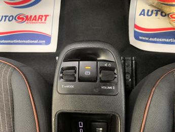 Fiat 500e 42kWh Icon Auto 3dr