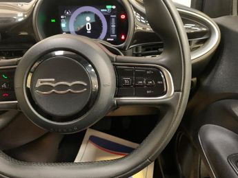 Fiat 500e 42kWh Icon Auto 3dr