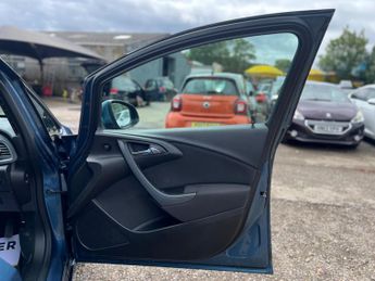Vauxhall Astra 1.6i Design Auto Euro 6 5dr