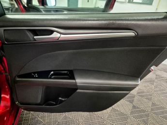 Ford Mondeo 2.0 TDCi Titanium Powershift Euro 6 (s/s) 5dr